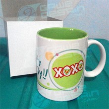 Mug Suvenir Happy Xoxo / Desain&Cetak